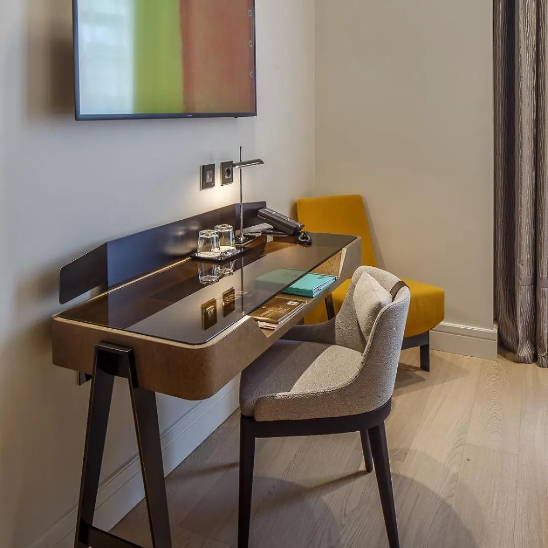 ****  Hotel Cavour Milan Italy