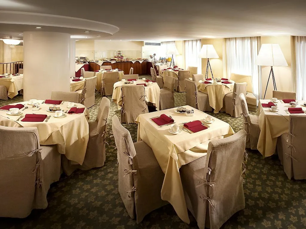 Hotel Cavour Milan 4*,